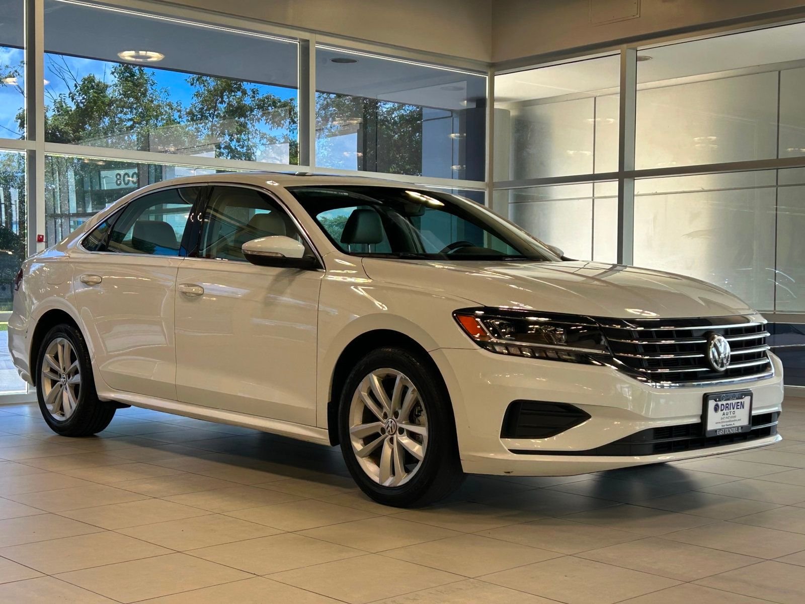 2020 Volkswagen Passat 2.0T photo 5