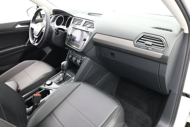 2020 Volkswagen Tiguan 2.0T SE 4MOTION with Panoramic Sunroof - 22937911 - 21