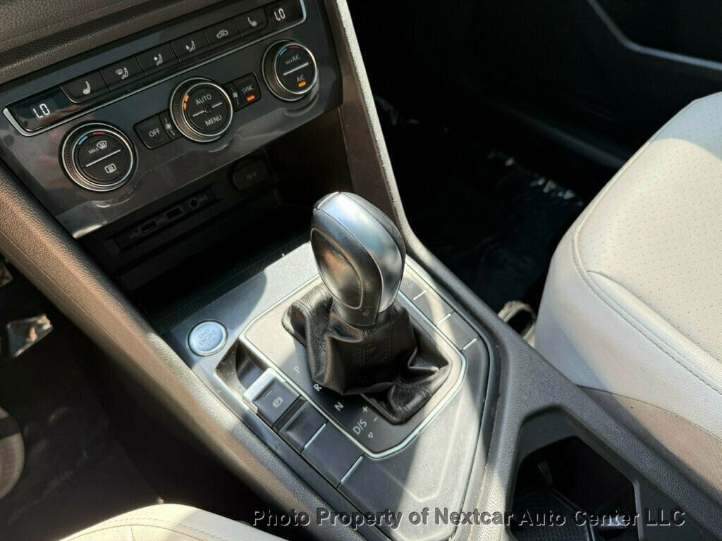 2020 Volkswagen Tiguan SE photo 21