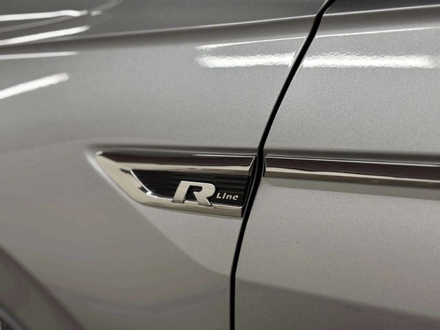 2020 Volkswagen Tiguan 2.0T SE R-Line Black 4MOTION - 23030343 - 2