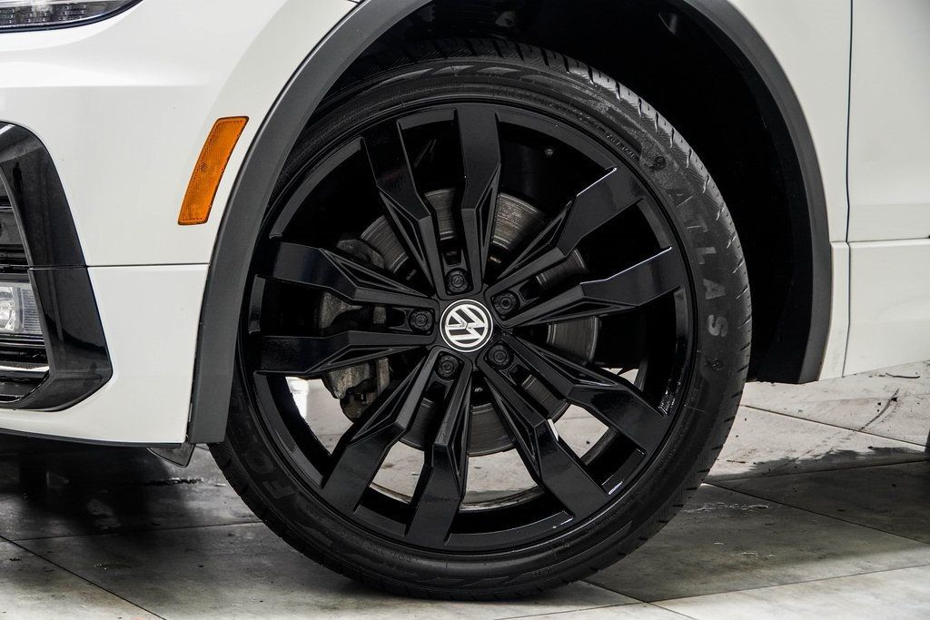 2020 Volkswagen Tiguan SE R-Line Black photo 2
