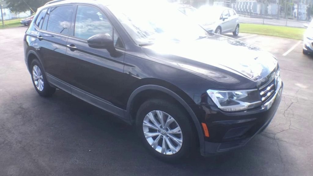 2020 Volkswagen Tiguan S photo 2