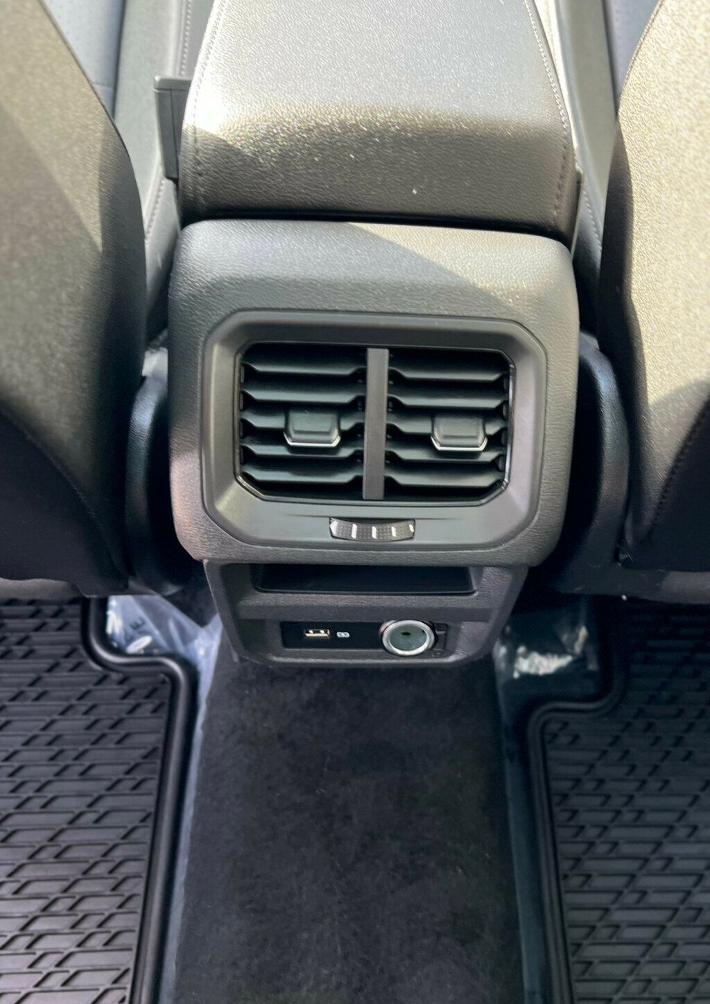 2020 Volkswagen Tiguan SE - 22968853 - 18