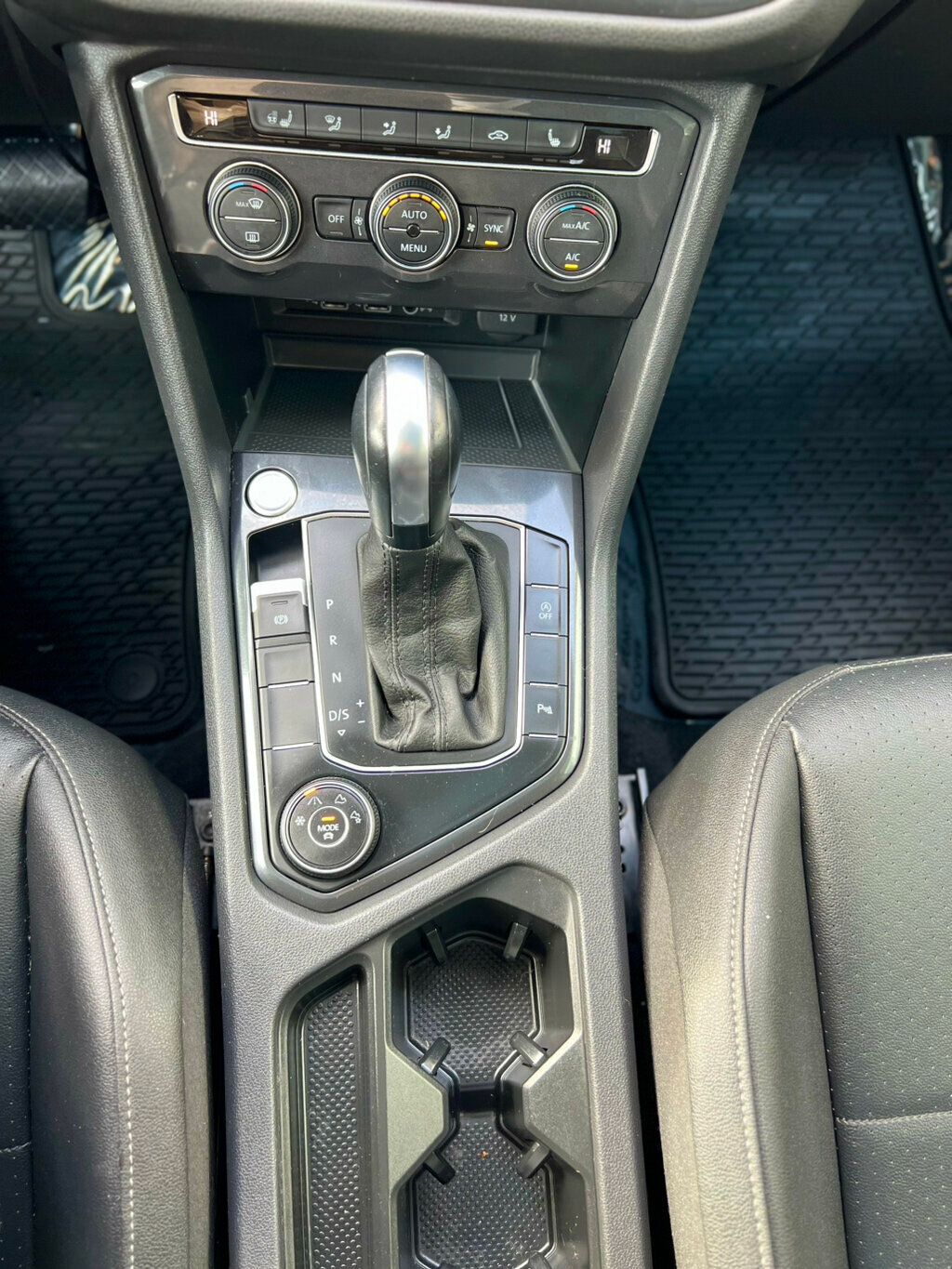 2020 Volkswagen Tiguan SE - 22968853 - 27