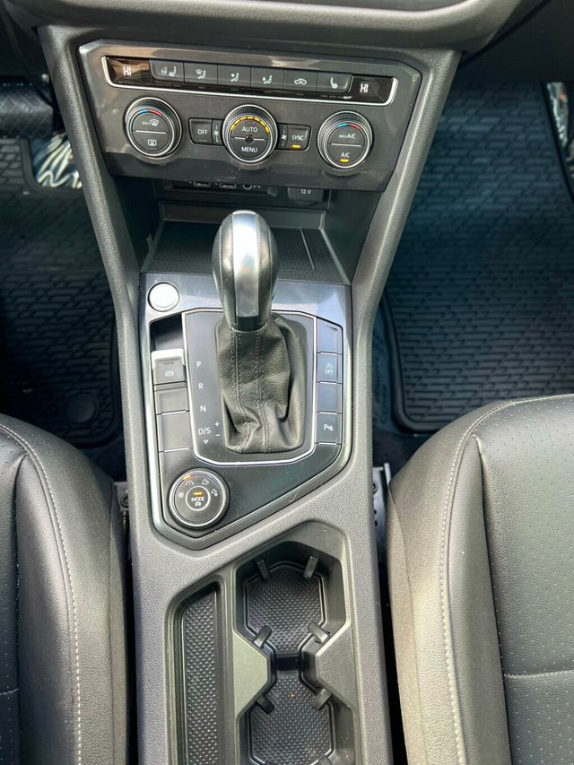 2020 Volkswagen Tiguan SE - 22968853 - 27