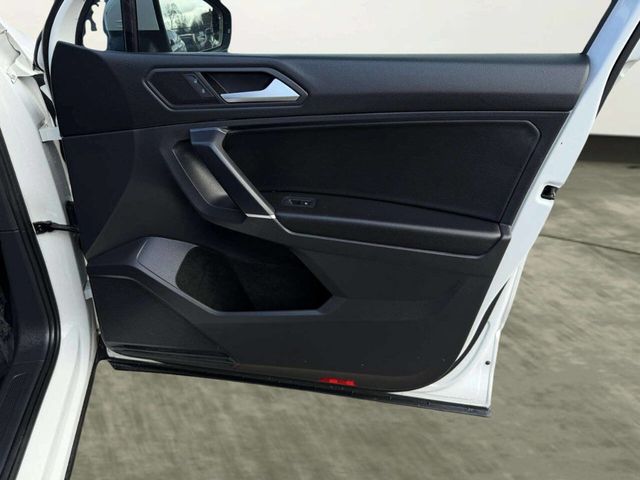 2020 Volkswagen Tiguan SE 4Motion AWD 4dr SUV - 22973765 - 25