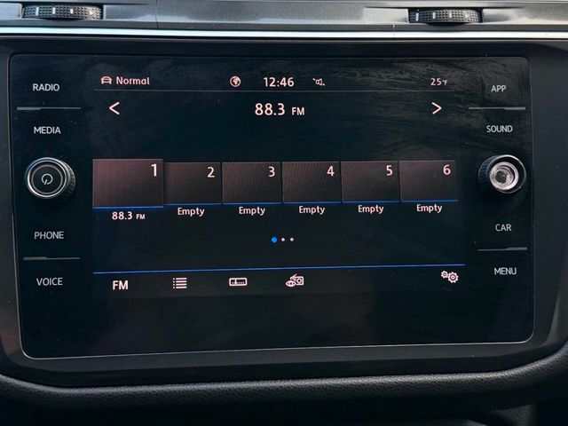 2020 Volkswagen Tiguan SE 4Motion AWD 4dr SUV - 22973765 - 37