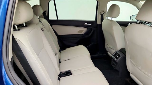 2020 Volkswagen Tiguan SE 4MOTION w/ Panoramic Sunroof - 23092470 - 16