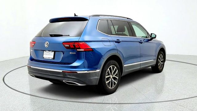 2020 Volkswagen Tiguan SE 4MOTION w/ Panoramic Sunroof - 23092470 - 4