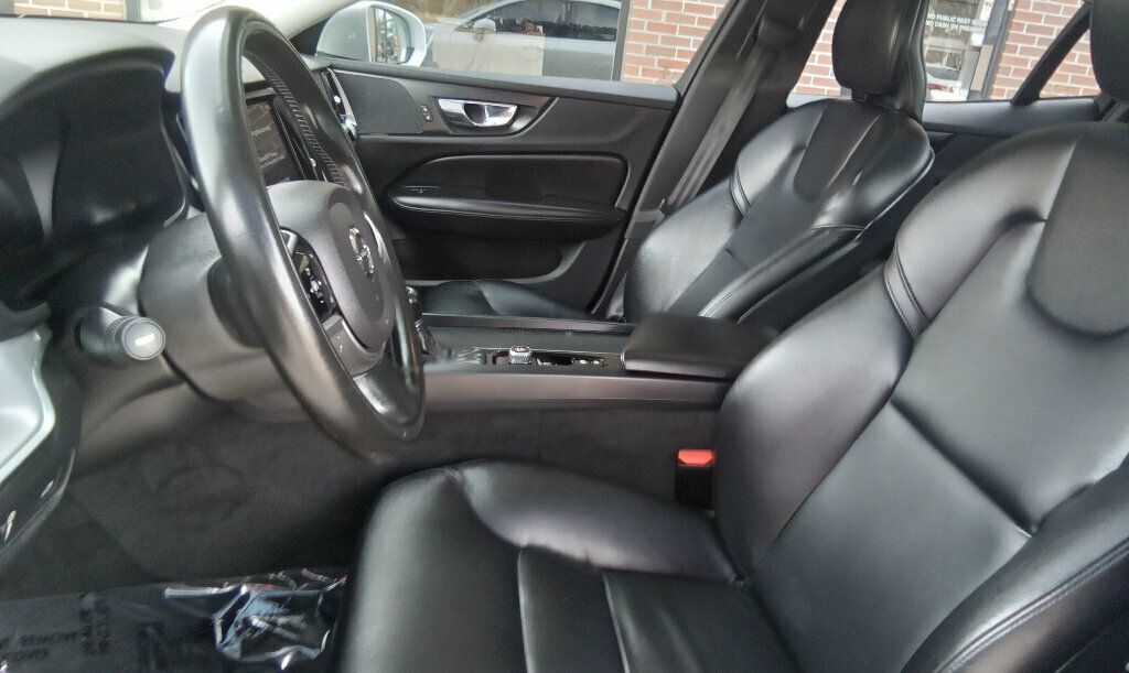 2020 Volvo S60 T5 Momentum photo 7