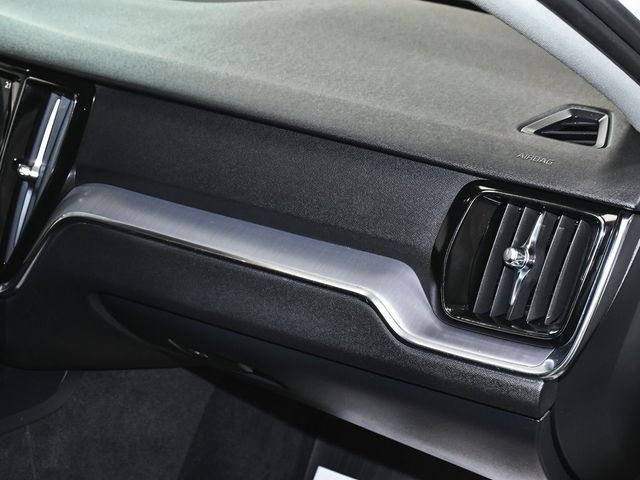 2020 Volvo S60 T5 Momentum - 22976476 - 44