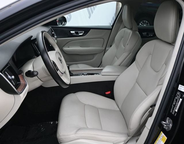 2020 Volvo S60 T5 Momentum Premium Package Multimedia Package - 22968104 - 12