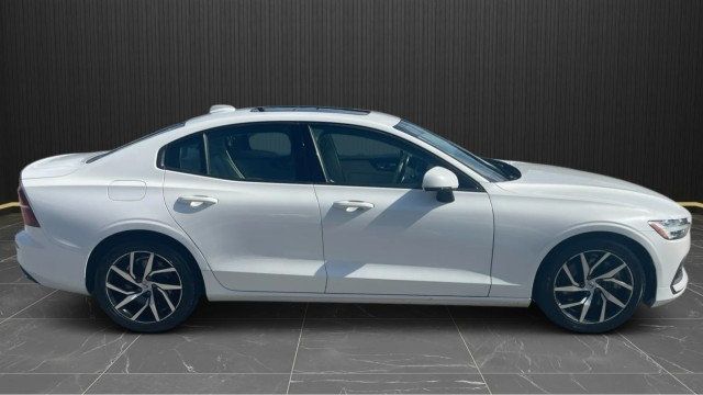 2020 Volvo S60 T6 AWD Momentum - 23079533 - 2