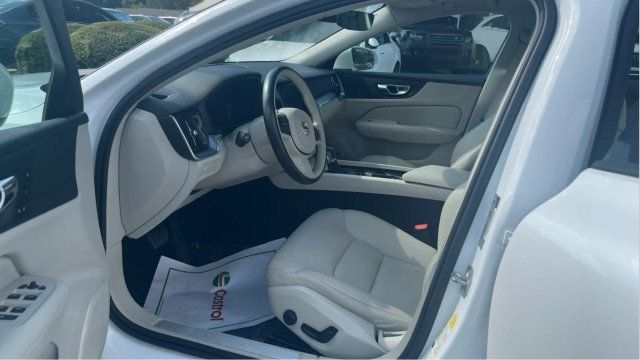 2020 Volvo S60 T6 AWD Momentum - 23079533 - 8
