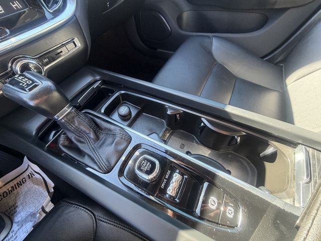 2020 Volvo S60 T6 AWD Momentum - 23091900 - 18