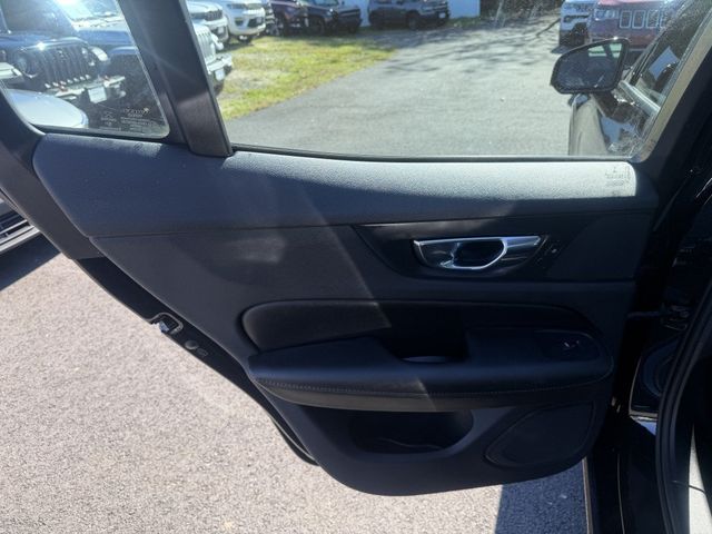 2020 Volvo S60 T6 AWD Momentum - 23091900 - 22
