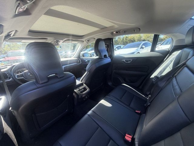 2020 Volvo S60 T6 AWD Momentum - 23091900 - 25