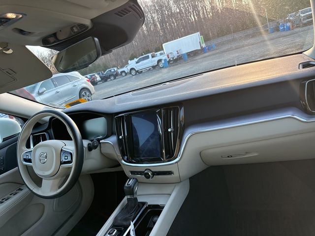 2020 Volvo V60 T5 FWD Momentum - 22973991 - 10