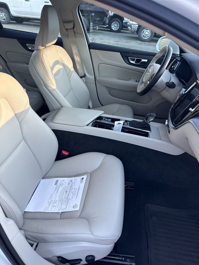 2020 Volvo V60 T5 FWD Momentum - 22973991 - 13