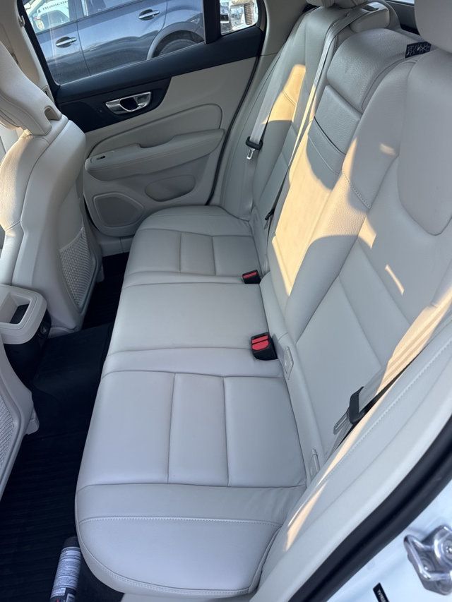 2020 Volvo V60 T5 FWD Momentum - 22973991 - 15