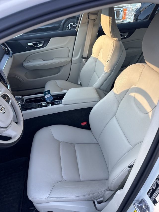 2020 Volvo V60 T5 FWD Momentum - 22973991 - 19