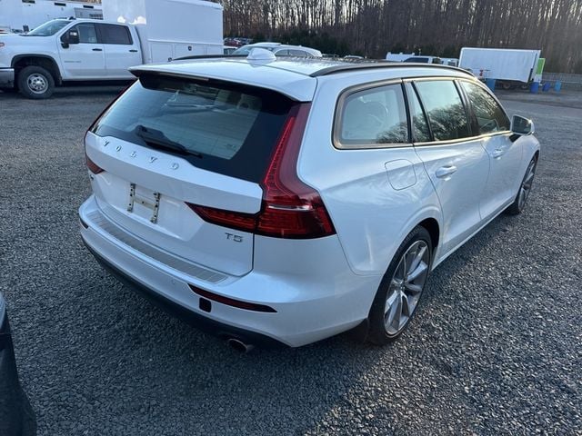 2020 Volvo V60 T5 FWD Momentum - 22973991 - 6