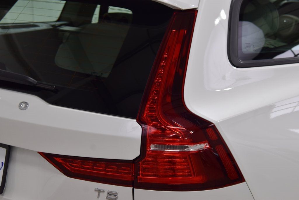 2020 Volvo V60 T5 FWD Momentum - 22976056 - 16