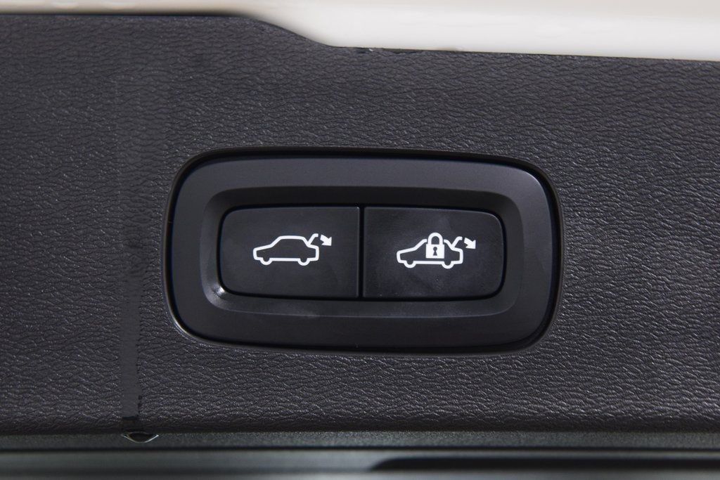 2020 Volvo V60 T5 FWD Momentum - 22976056 - 22