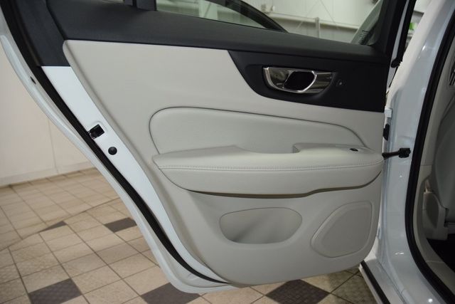 2020 Volvo V60 T5 FWD Momentum - 22976056 - 37