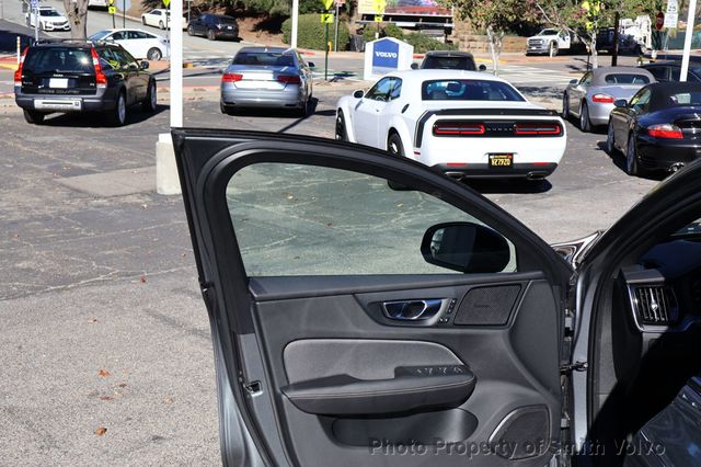 2020 Volvo V60 T5 FWD R-Design - 22972015 - 11