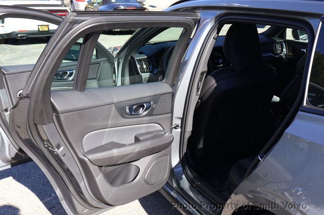 2020 Volvo V60 T5 FWD R-Design - 22972015 - 12