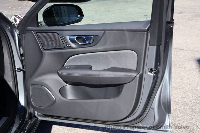 2020 Volvo V60 T5 FWD R-Design - 22972015 - 17