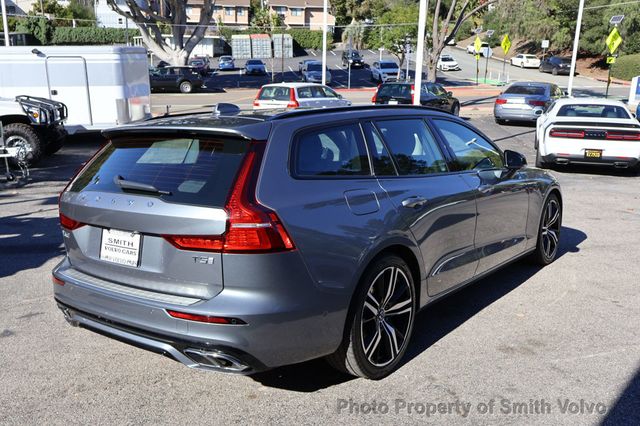 2020 Volvo V60 T5 FWD R-Design - 22972015 - 4