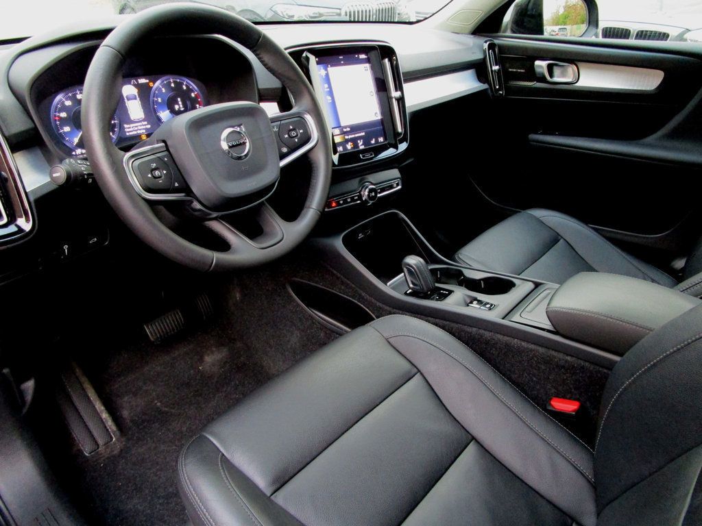 2020 Volvo XC40 T5 AWD Momentum - 22947569 - 12