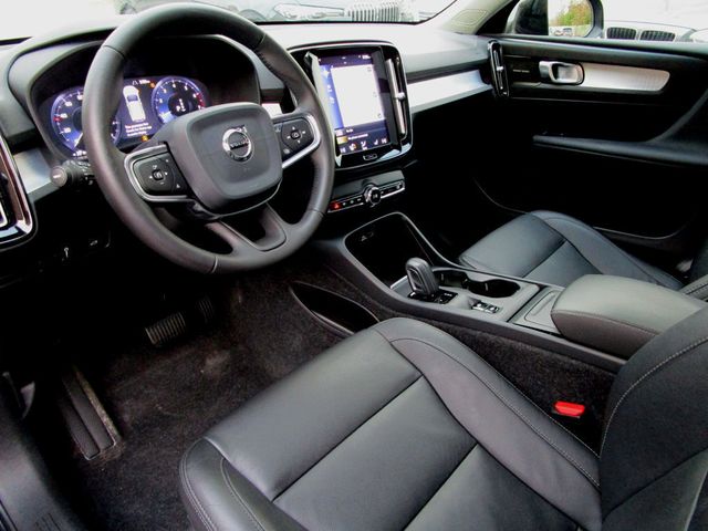 2020 Volvo XC40 T5 AWD Momentum - 22947569 - 12