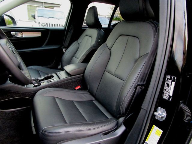 2020 Volvo XC40 T5 AWD Momentum - 22947569 - 13