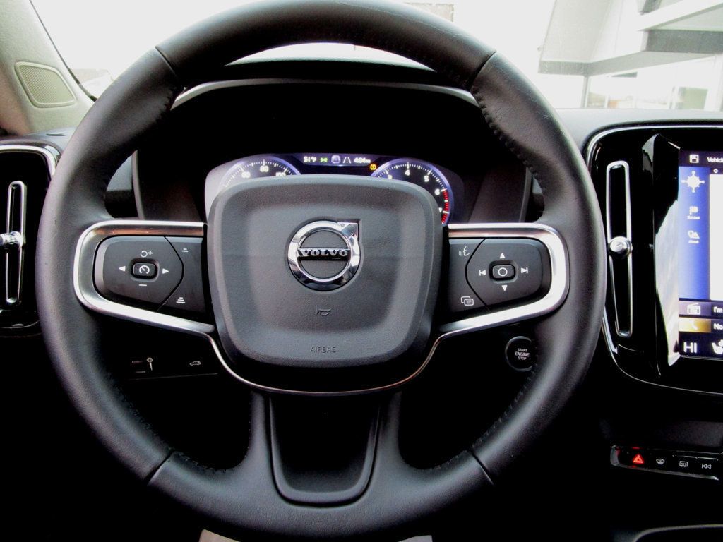 2020 Volvo XC40 T5 AWD Momentum - 22947569 - 19