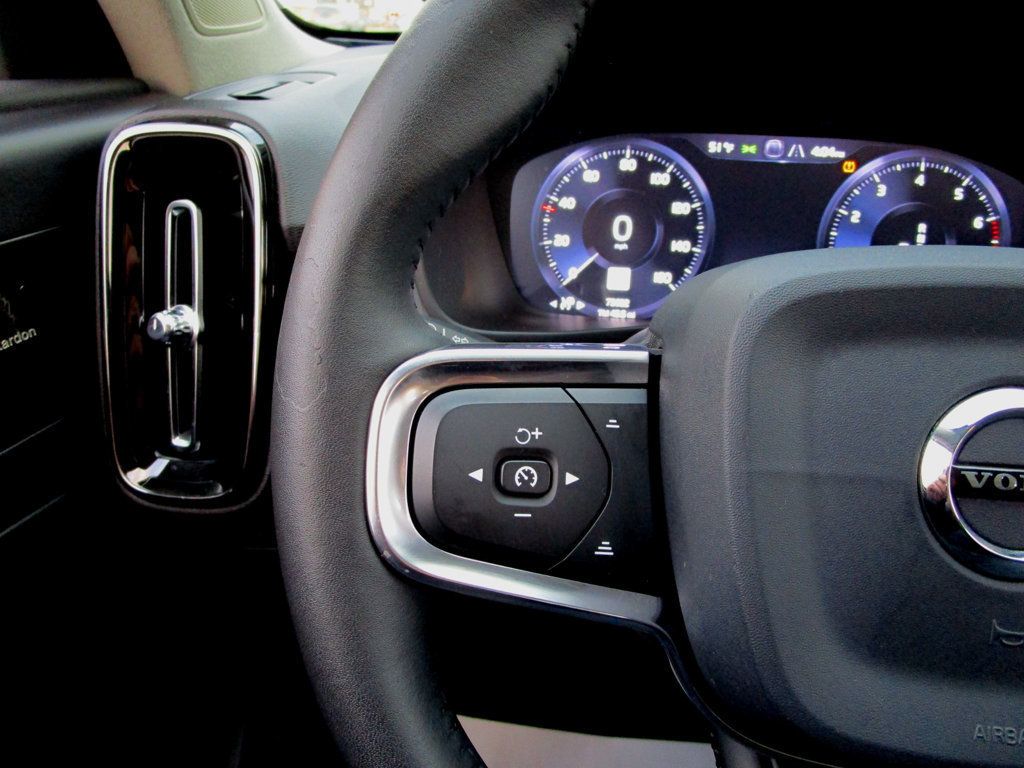 2020 Volvo XC40 T5 AWD Momentum - 22947569 - 20