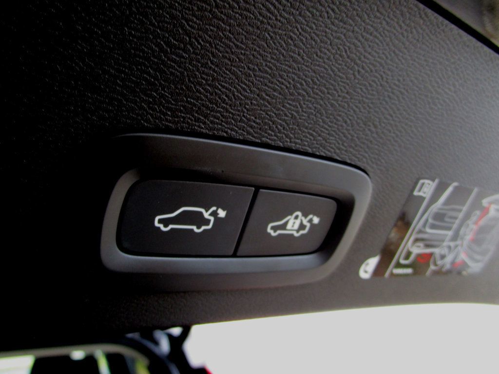 2020 Volvo XC40 T5 AWD Momentum - 22947569 - 29