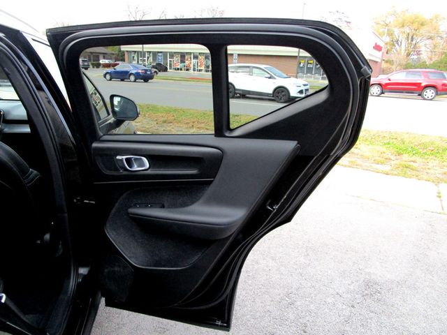 2020 Volvo XC40 T5 AWD Momentum - 22947569 - 35