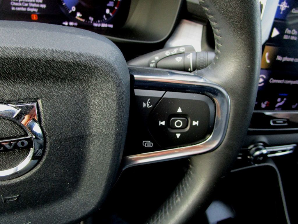 2020 Volvo XC40 T5 AWD Momentum - 22947569 - 40