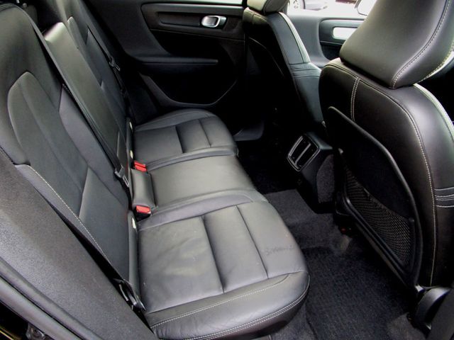 2020 Volvo XC40 T5 AWD Momentum - 22947569 - 41
