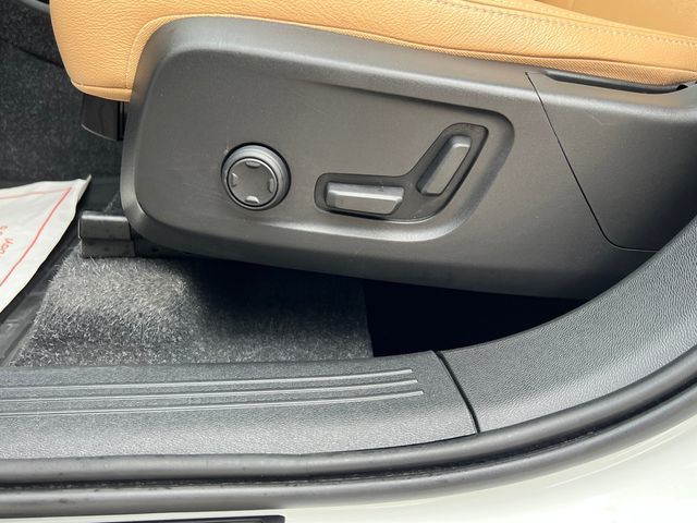 2020 Volvo XC40 T5 AWD Momentum - 23057106 - 11