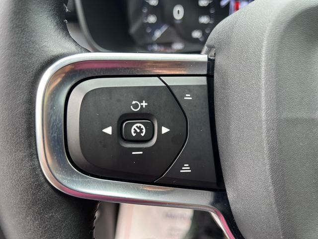 2020 Volvo XC40 T5 AWD Momentum - 23057106 - 22