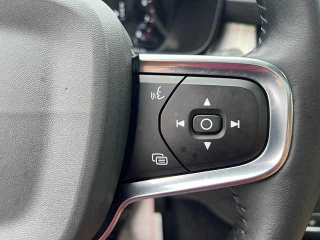 2020 Volvo XC40 T5 AWD Momentum - 23057106 - 23