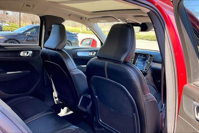 2020 Volvo XC40 T5 AWD Momentum - 22999744 - 14