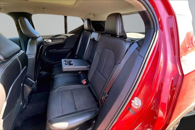 2020 Volvo XC40 T5 AWD Momentum - 22999744 - 16