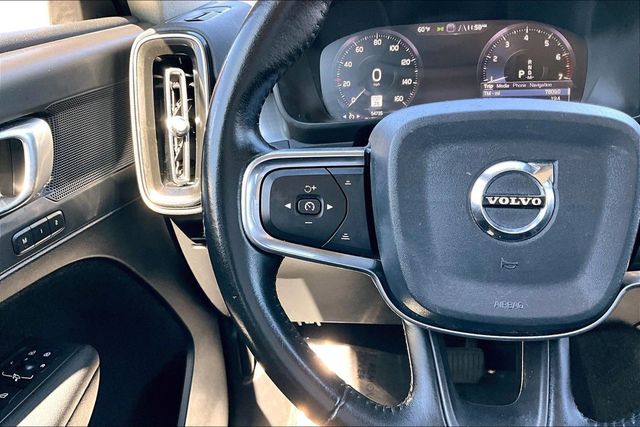 2020 Volvo XC40 T5 AWD Momentum - 22999744 - 20