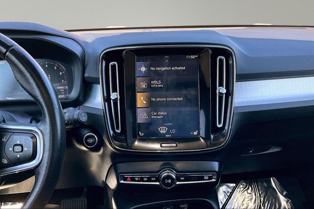 2020 Volvo XC40 T5 AWD Momentum - 22999744 - 23