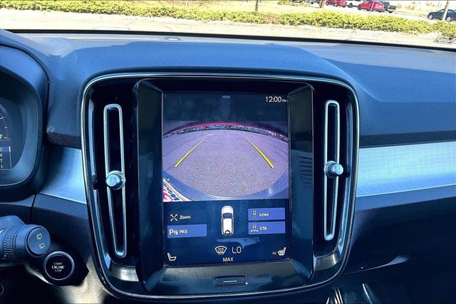 2020 Volvo XC40 T5 AWD Momentum - 22999744 - 26